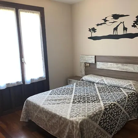 Martintzenea Pension Sumbilla Buitenkant foto